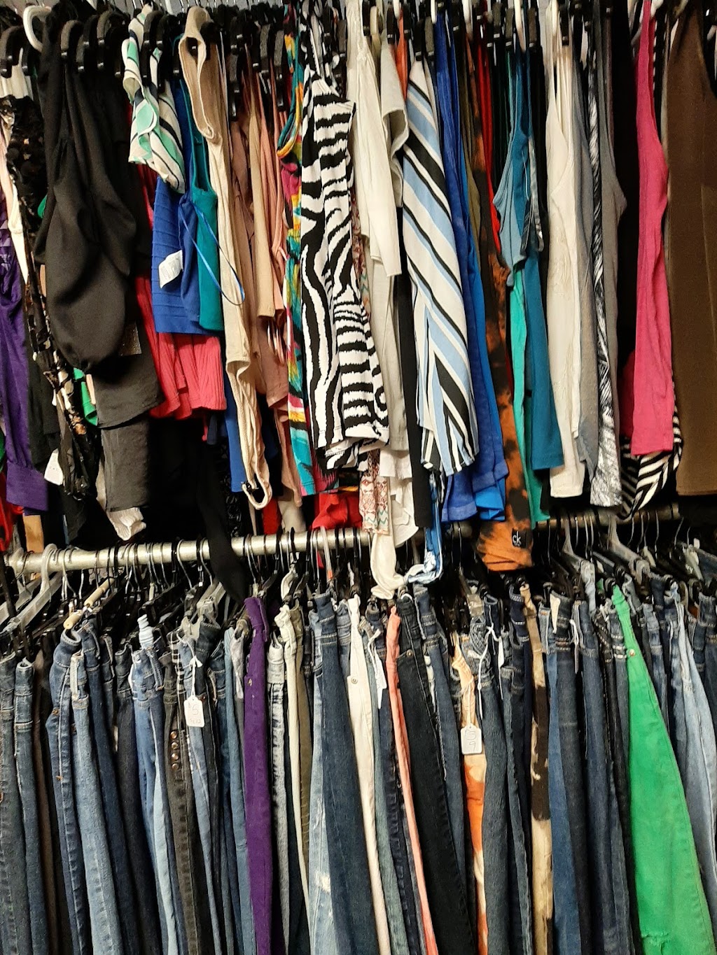 Sharrons Stuff Variety & Thrift Store | 209 10 Street, Kikino, AB T0A 2B0, Canada | Phone: (780) 404-4581