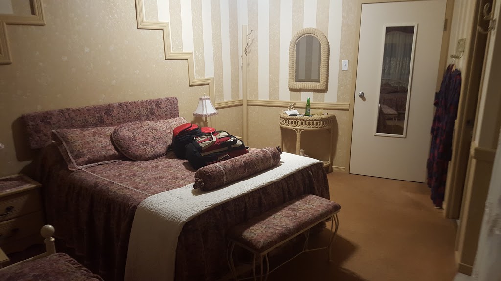Auberge Le Louis Philippe II | 5650 Rue Principale, Lourdes-de-Joliette, QC J0K 1K0, Canada | Phone: (450) 753-5019