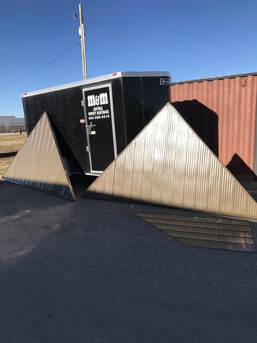 M & M Janitorial/Property maintenance | 52 Isherwood Close, Olds, AB T4R 0B6, Canada | Phone: (403) 586-0410