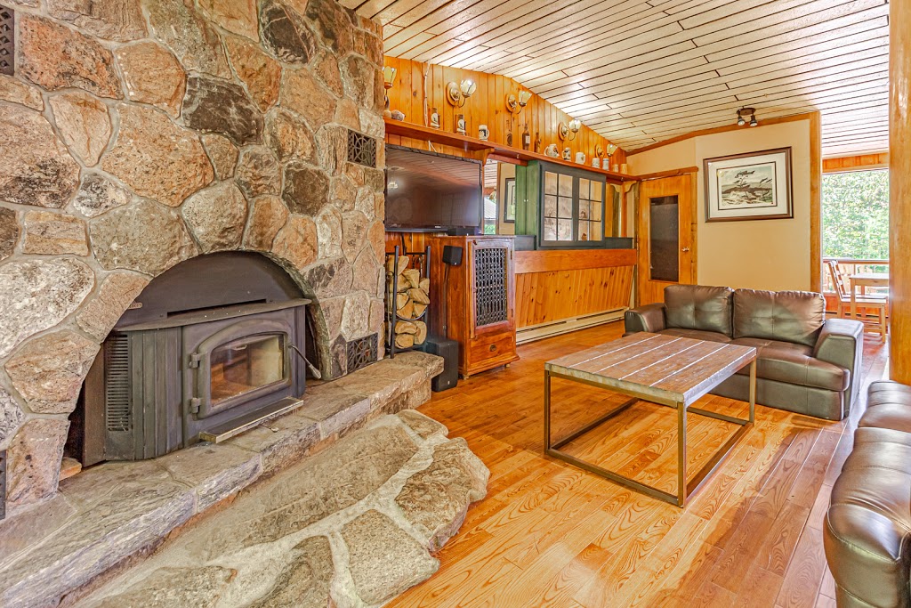 Dorset Inn | 1019 Nordic Inn Rd, Dorset, ON P0A 1E0, Canada | Phone: (416) 871-0758