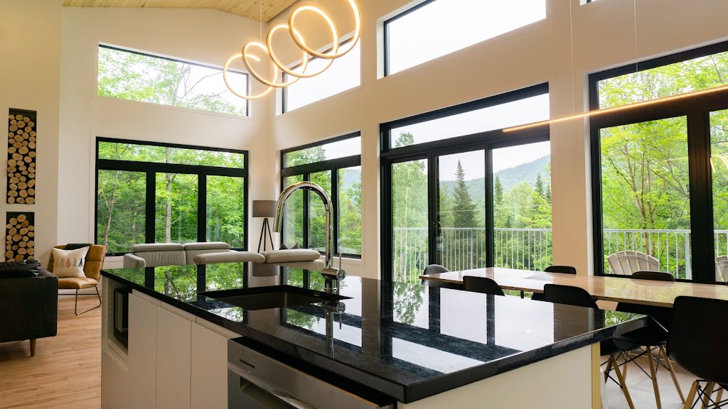 Chalet Le Saint-Phil | 82 Rue de la Vallée, Saint-Philémon, QC G0R 4A0, Canada | Phone: (418) 570-7126
