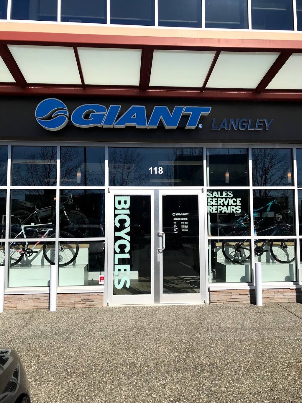 Giant Langley | 20353 64 Ave, Langley City, BC V2Y 1N5, Canada | Phone: (604) 534-3993