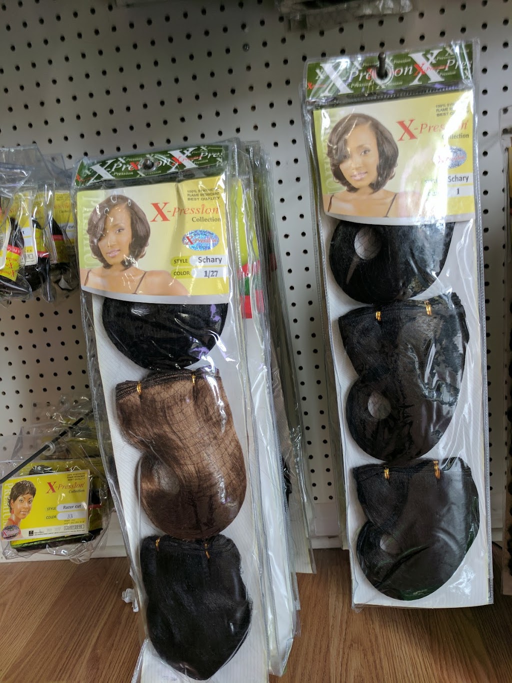 Mary Queen Trade | 495 Rue Leroyer, Saint-Lambert, QC J4R 1M7, Canada | Phone: (514) 814-7757