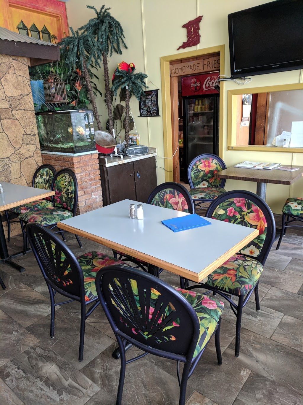 Deens Caribbean Restaurant | 205 Marion St, Winnipeg, MB R2H 0T5, Canada | Phone: (204) 233-2208