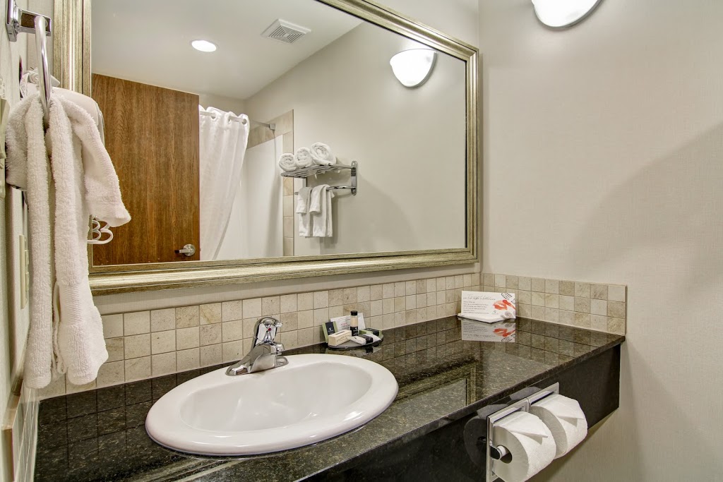 Canalta Hotel | 1360 Sims Ave, North Weyburn, SK S0C 1X0, Canada | Phone: (306) 842-8000