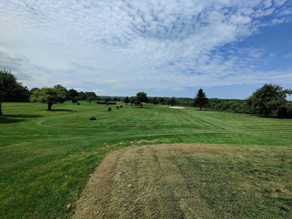 Tomahawk Golf Course | 417230 10th Line, Thornbury, ON N0H 2P0, Canada | Phone: (519) 599-3131 ext. 350