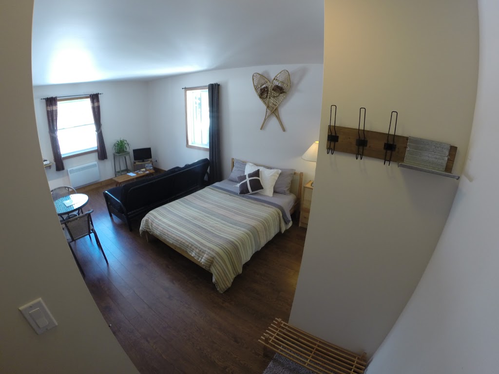 Le NOMADE Mont-Tremblant | 439 Chemin de la Côte aux Trembles, Lac-Supérieur, QC J0T 1J0, Canada | Phone: (819) 688-3994
