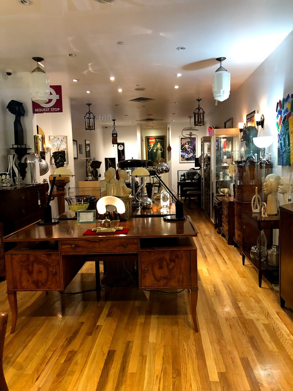 HKH Gallery & Collectibles | 162 Cumberland St #51, Toronto, ON M5R 1A8, Canada | Phone: (416) 923-9777