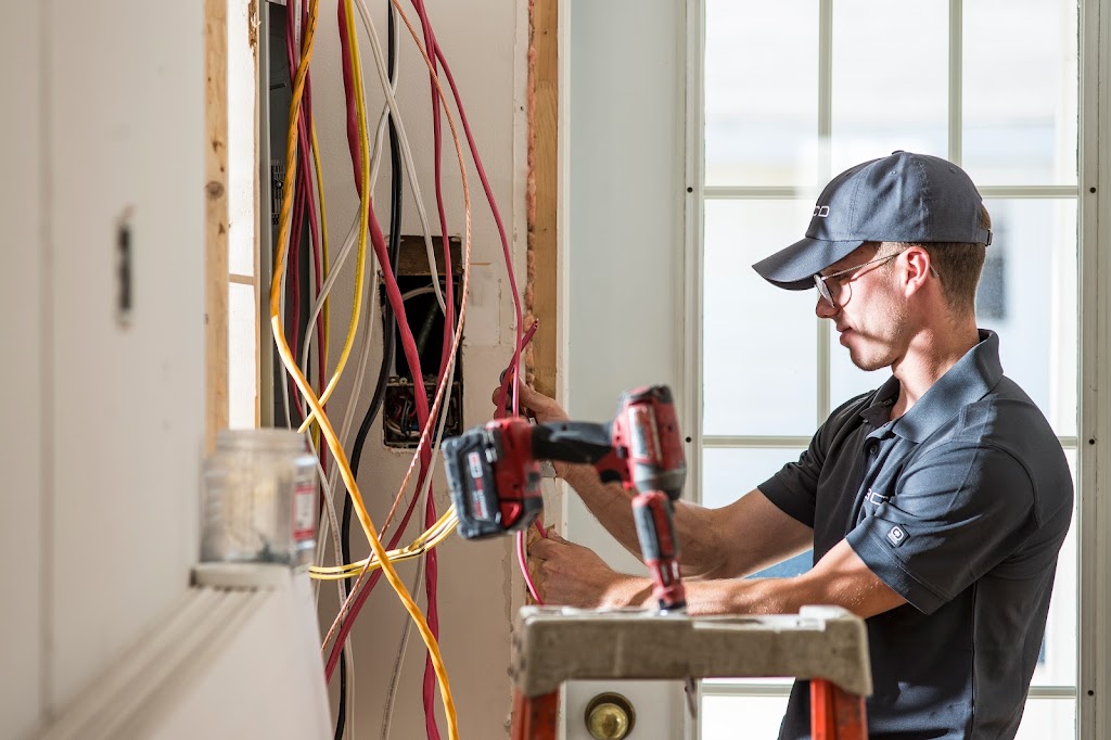 Experts Panneaux Électriques | Erco | 3410 Boulevard Saint-Elzéar O Suite 707, Laval, QC H7T 2W1, Canada | Phone: (438) 700-9157