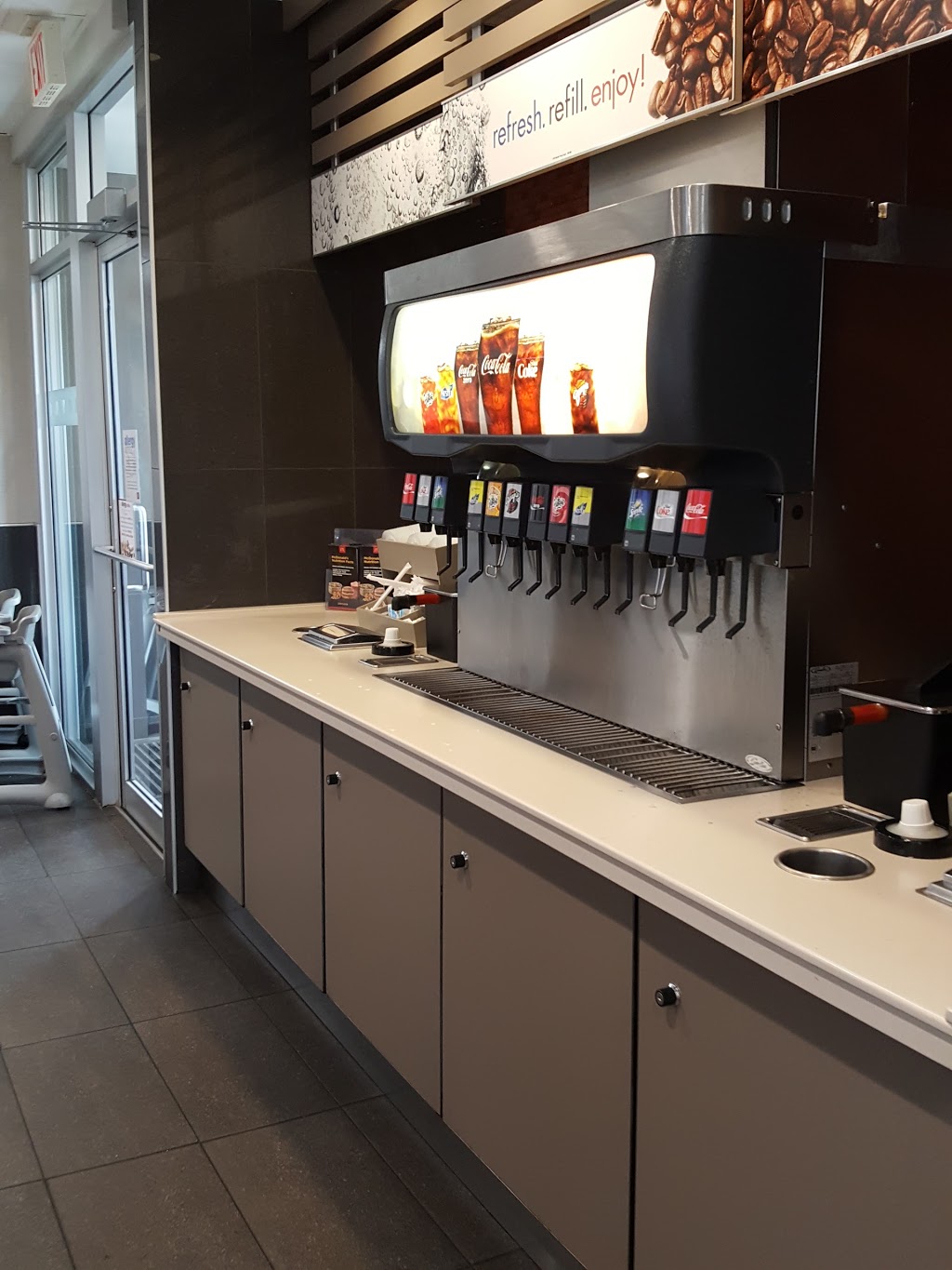 McDonalds | 201 Chain Lake Dr, Halifax, NS B3S 1C8, Canada | Phone: (902) 445-0577