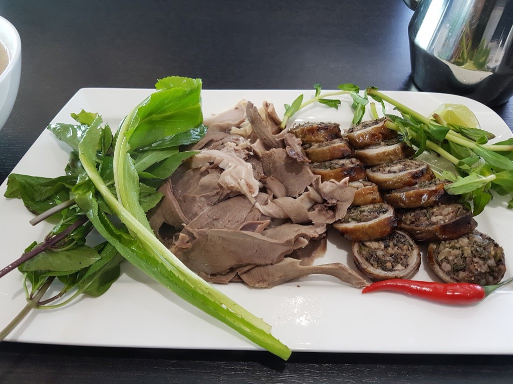 Phở Sơn | 100-2319 Keele St, North York, ON M6M 4A1, Canada | Phone: (416) 901-3437