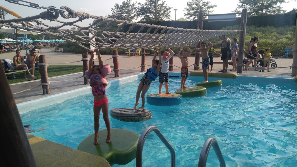 Calypso Theme Waterpark | 2015 Calypso St, Limoges, ON K0A 2M0, Canada | Phone: (613) 443-9995