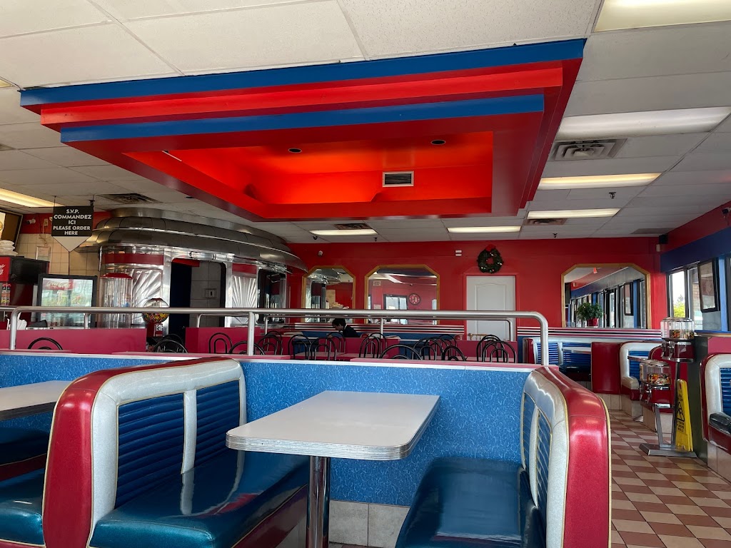 La Belle Province | 3604 Bd Saint-Charles, Kirkland, QC H9H 3C3, Canada | Phone: (514) 630-6351