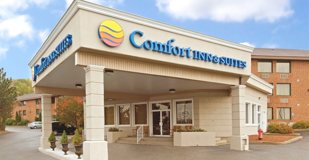 Comfort Inn & Suites | 210 Essa Rd, Barrie, ON L4N 3L1, Canada | Phone: (705) 721-1122