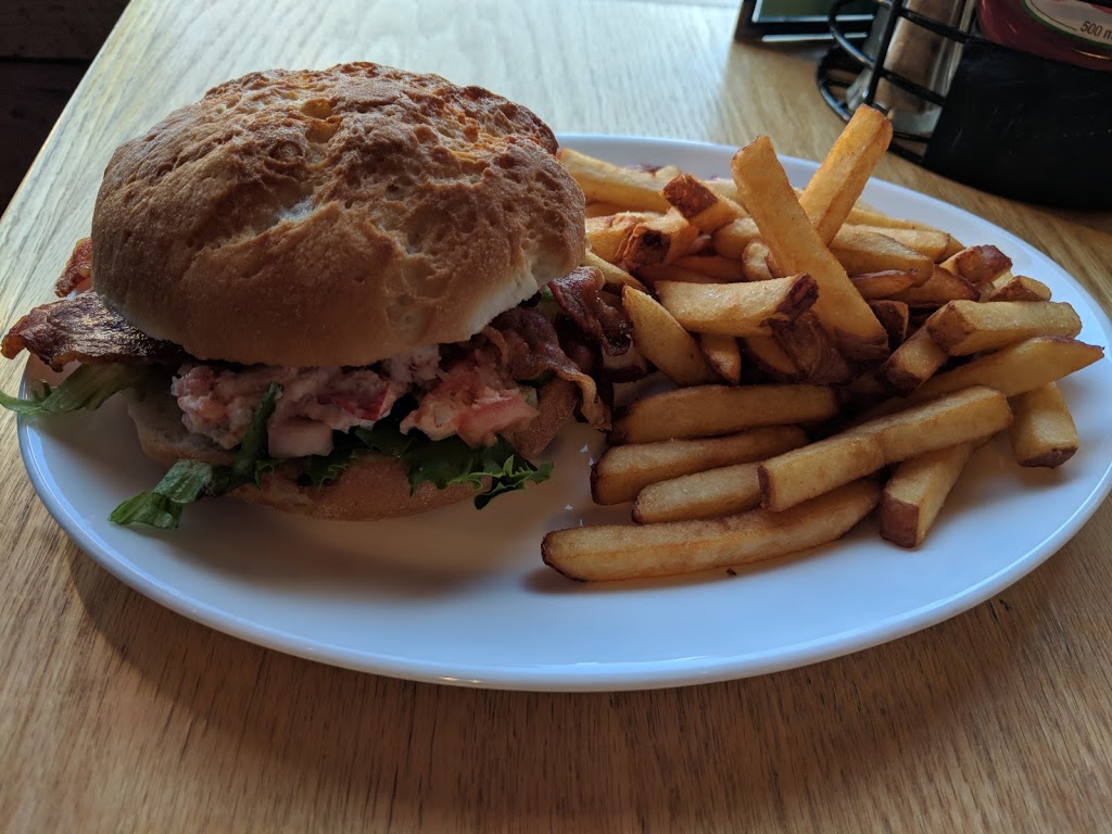 Boondocks Restaurant | 6 Government Wharf Rd, Eastern Passage, NS, Canada | Phone: (902) 465-3474
