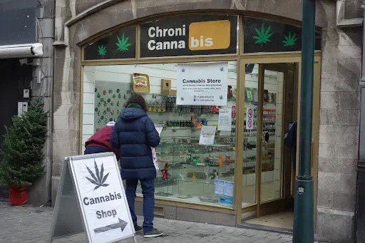 Chronicannabis 2 | 1975 McCallum Rd unit 109, Abbotsford, BC V2S 3N3, Canada | Phone: (778) 288-4992