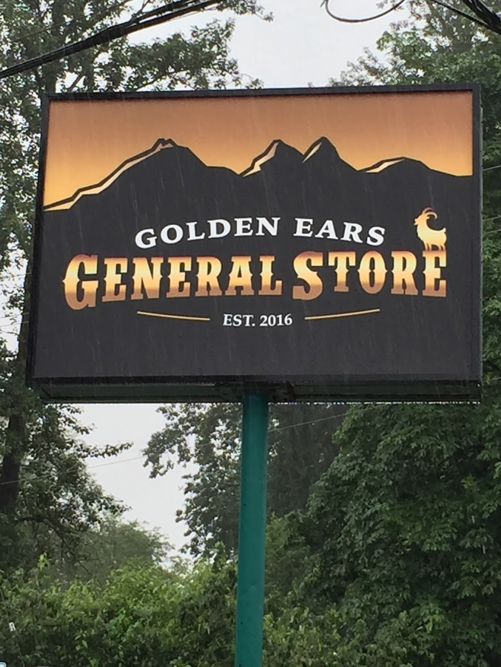 Golden Ears General Store | 22378 132 Ave, Maple Ridge, BC V4R 2P6, Canada | Phone: (604) 380-1135