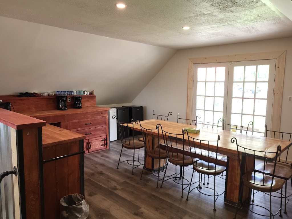 The Orchard (Hostel Private Bunks) | 4999 Highway 93, 1 B 27 Unit, Radium Hot Springs, BC V0A 1M0, Canada | Phone: (250) 347-0011