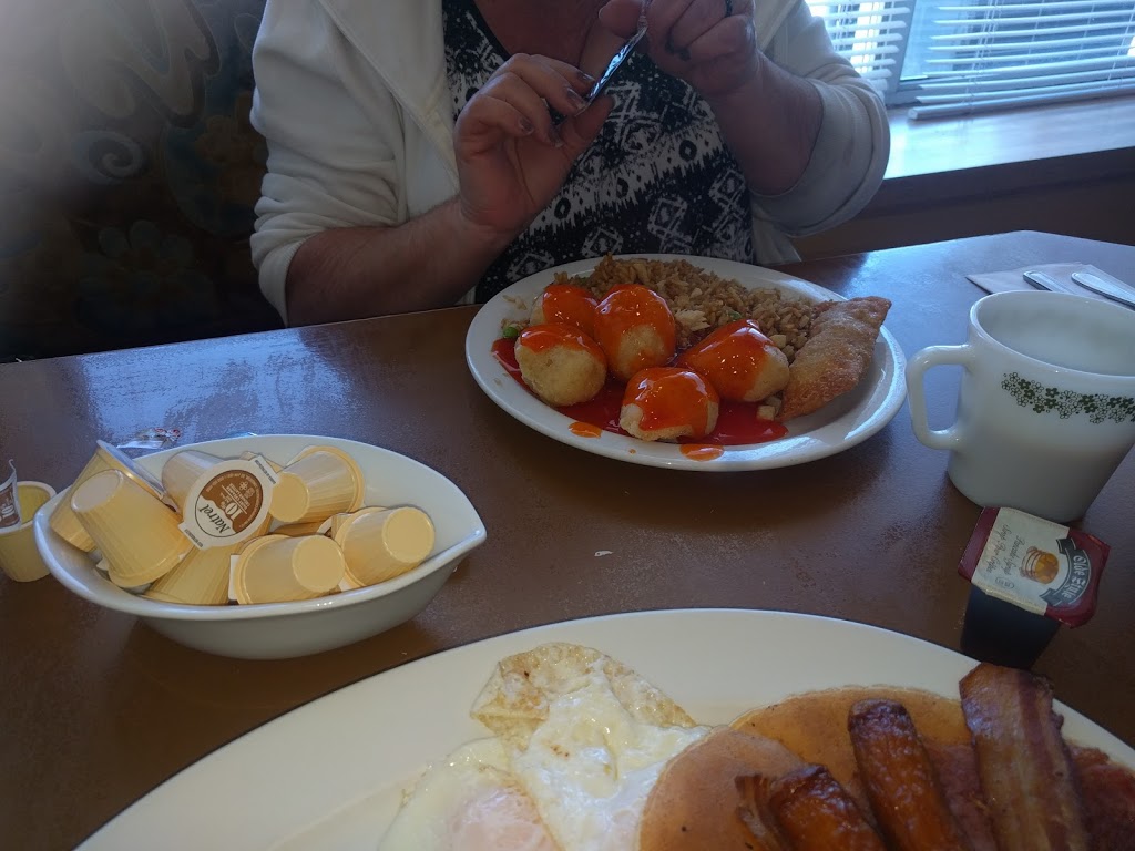 Island Family Restaurant | Main, 70 Picton Main St, Picton, ON K0K 2T0, Canada | Phone: (613) 476-6986