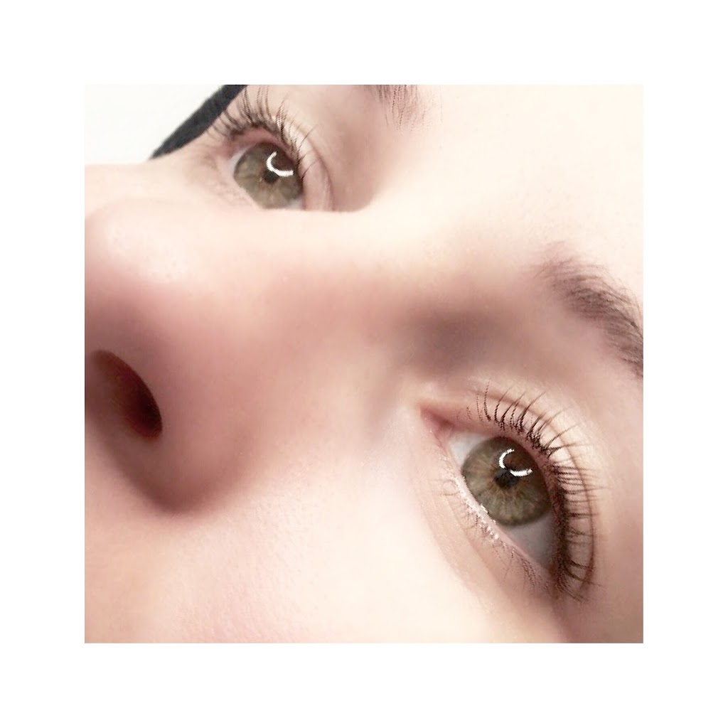 Fan and Feather Lash Brow Artistry | 31 Jarvis St, Fort Erie, ON L2A 2S3, Canada | Phone: (905) 871-4141