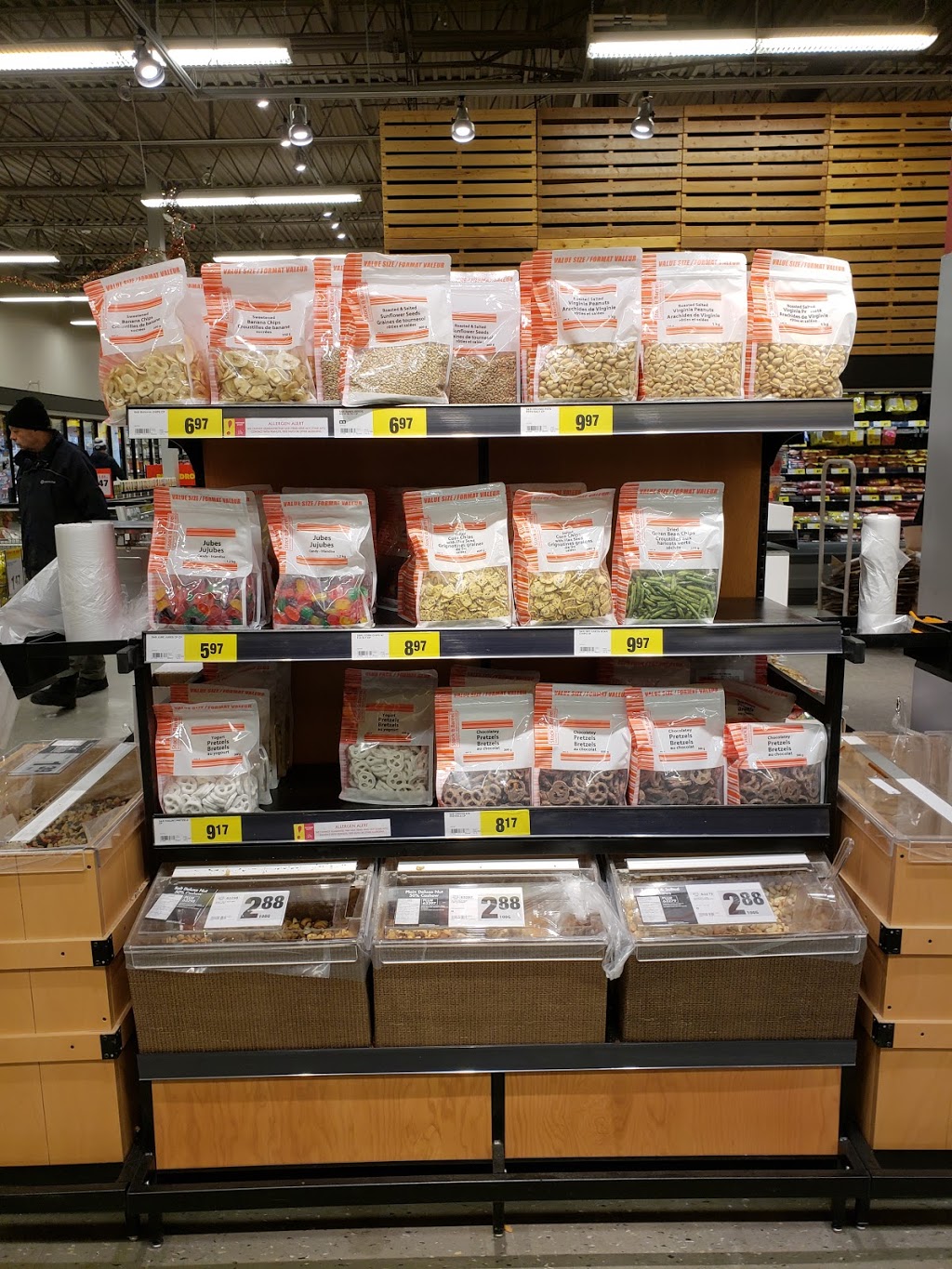 Toms No Frills | 6650 Roblin Blvd, Winnipeg, MB R3R 2P9, Canada | Phone: (866) 987-6453