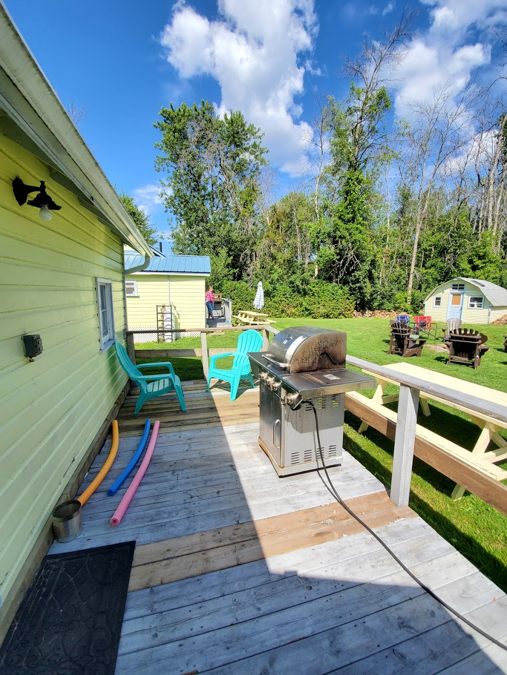 Parkview Cottages | 10 Alexander Ave, Dunsford, ON K0M 1L0, Canada | Phone: (416) 556-5768