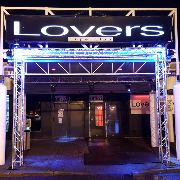 Le Lovers Nightclub | 8245 Boulevard Taschereau local a16, Brossard, QC J4Y 1A4, Canada | Phone: (450) 445-2525