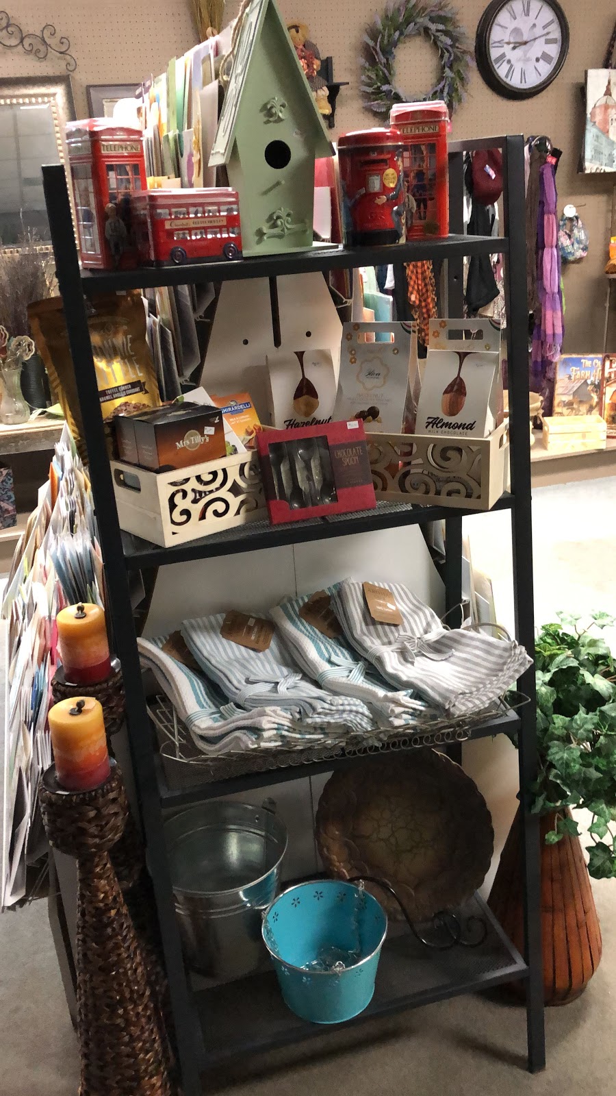 The Village Shoppe - Formerly known as "Grannys Bouquet" | 113B Central Ave E, Linden, AB T0M 1J0, Canada | Phone: (403) 546-2268