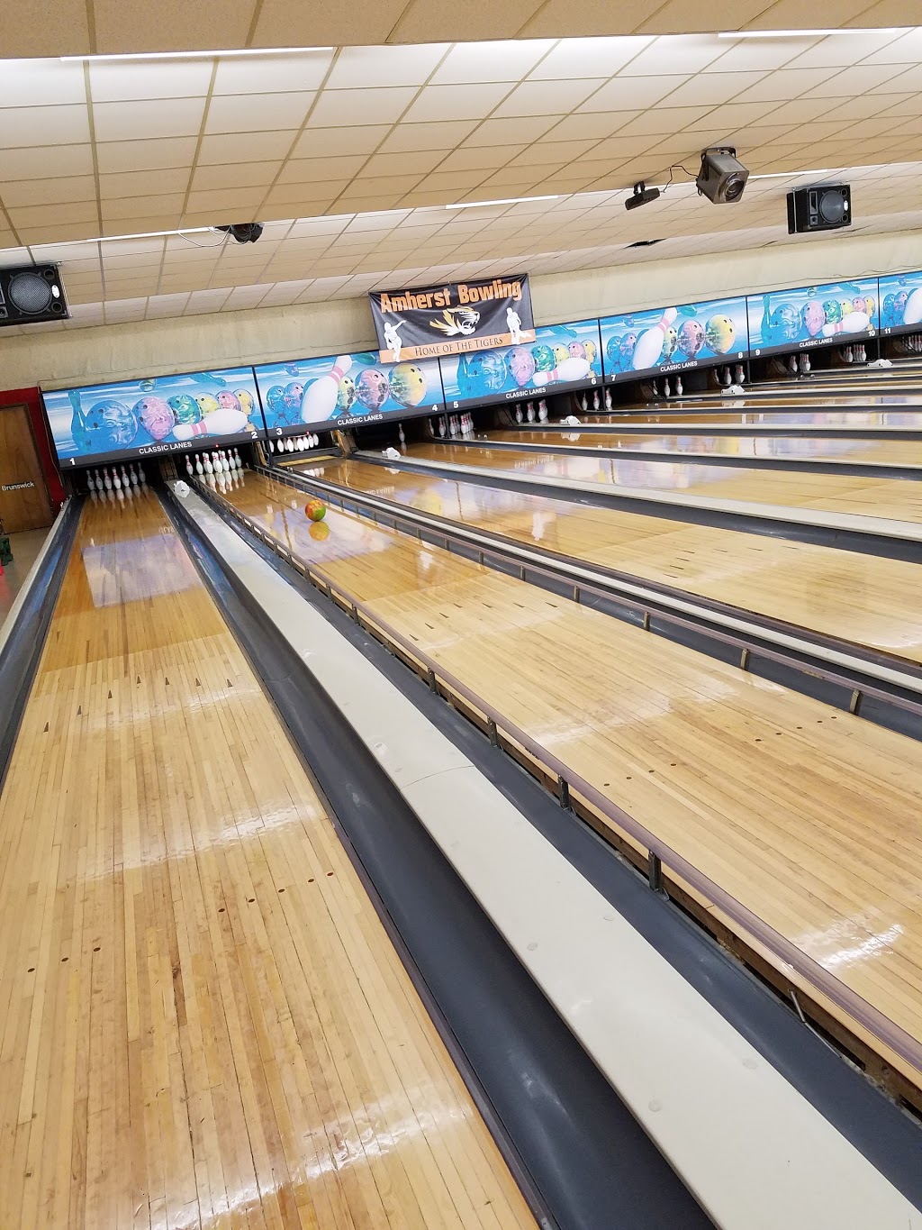 Classic Lanes | 1840 Military Rd, Buffalo, NY 14217, USA | Phone: (716) 873-3383