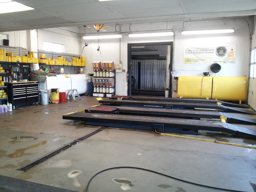 Oil Change Collingwood | 260 First St, Collingwood, ON L9Y 1B1, Canada | Phone: (705) 532-9833