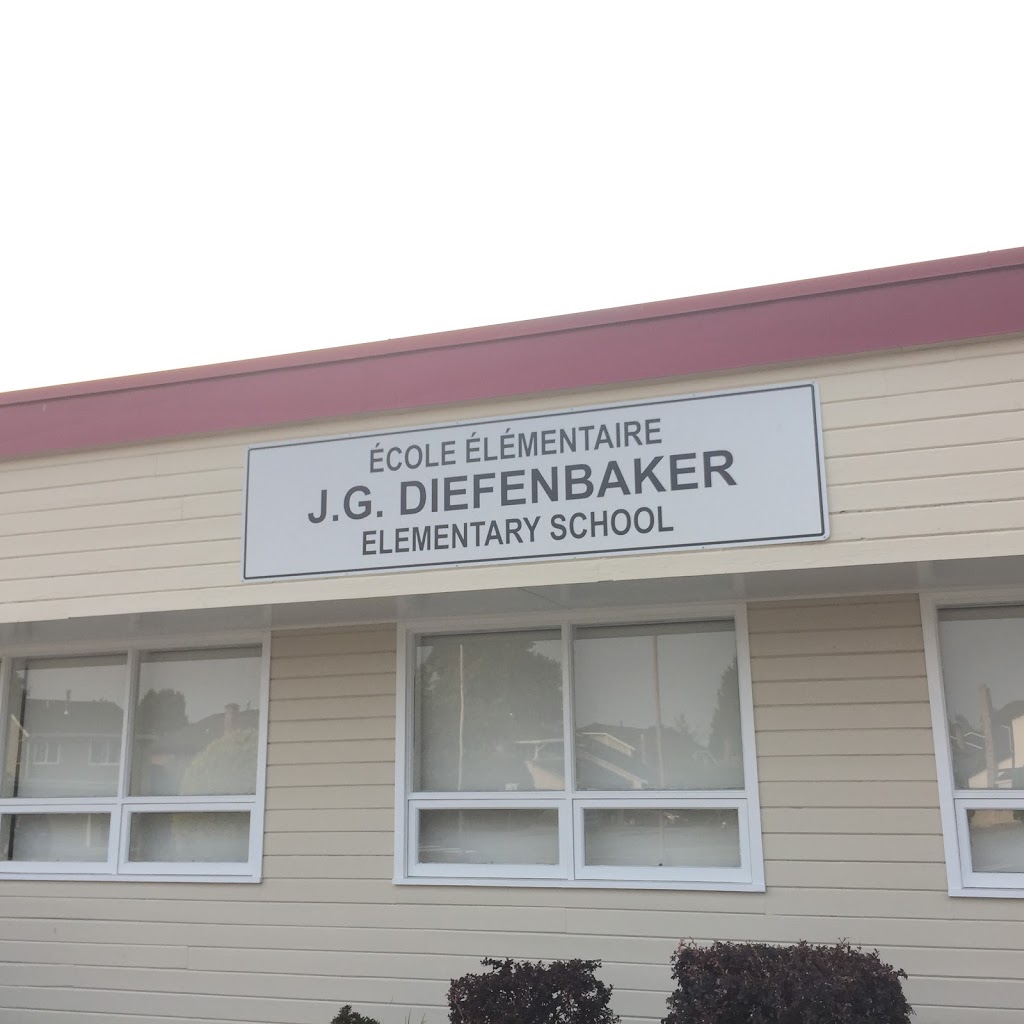 École élémentaire John G. Diefenbaker Elementary School | school | 4511 Hermitage Dr, Richmond, BC V7E 4T1, Canada | 6046686639 OR +1 604-668-6639