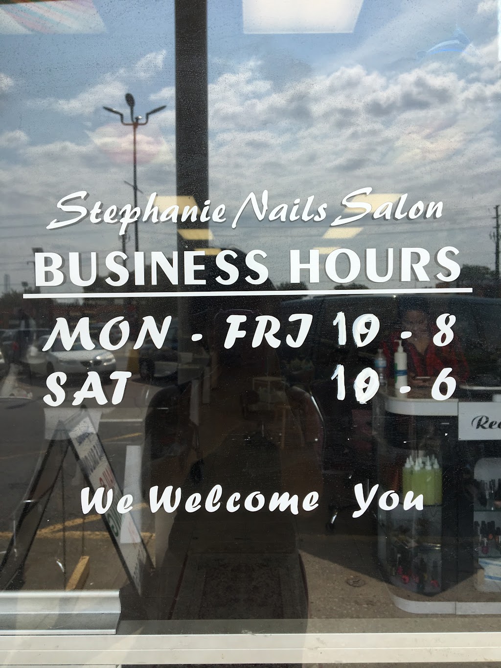 Stephanie Nails Salon | 2068 Lawrence Ave E, Scarborough, ON M1R 2Z5, Canada | Phone: (416) 752-3350