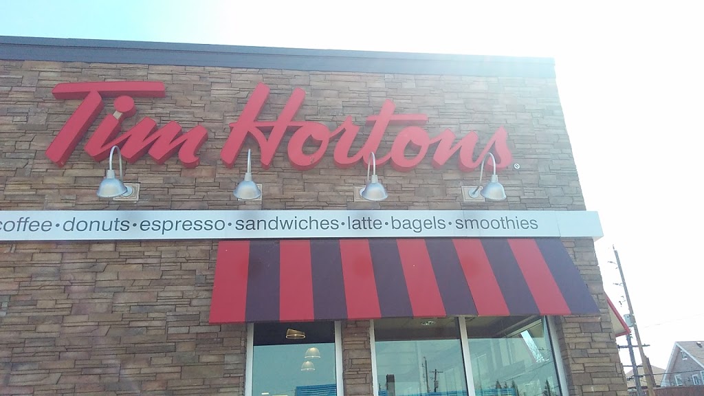 Tim Hortons | May St N &, Cumming St, Thunder Bay, ON P7C 3S7, Canada | Phone: (807) 622-5166