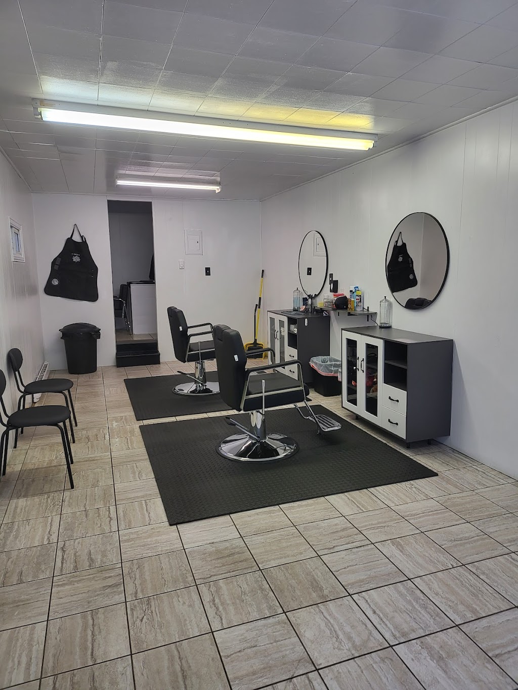 The Bruham Barber | 622 Bruham Ave, Pembroke, ON K8A 4Z7, Canada | Phone: (613) 631-0663