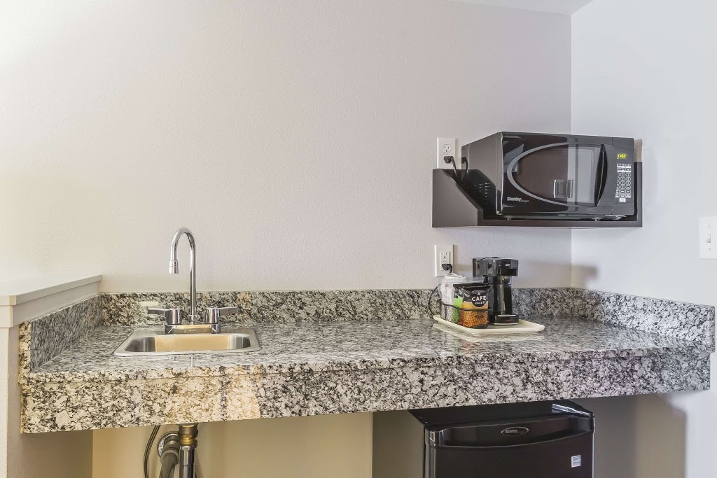 Comfort Inn & Suites | 155 Thatcher Dr W, Moose Jaw, SK S6J 1M1, Canada | Phone: (306) 692-2100