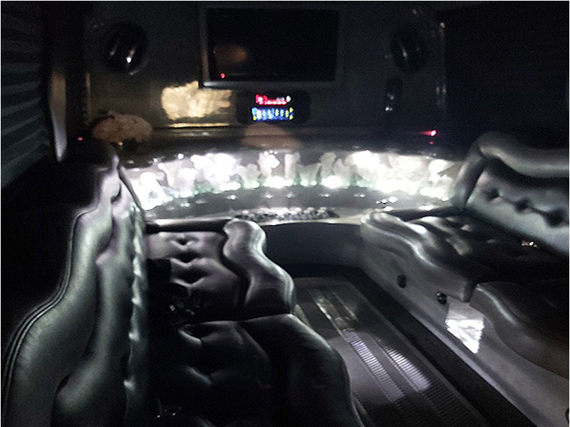 LIMOS NIAGARA | 210 Glendale Ave, St. Catharines, ON L2T 3Y6, Canada | Phone: (905) 680-0606