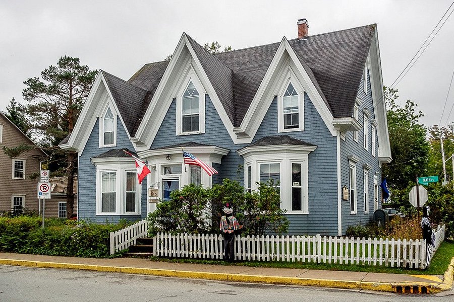 Fairmont House Bed and Breakfast | 654 Main St, Mahone Bay, NS B0J 2E0, Canada | Phone: (902) 624-8089