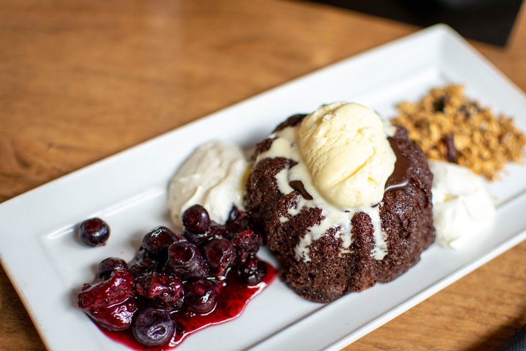 Vimys Lounge and Grill | 101 Clematis Ave, Waterton Park, AB T0K 2M0, Canada | Phone: (403) 859-2275
