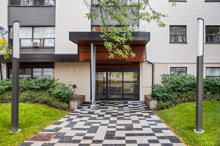 4981 Bathurst St | 4981 Bathurst St, North York, ON M2R 2H6, Canada | Phone: (647) 490-8309