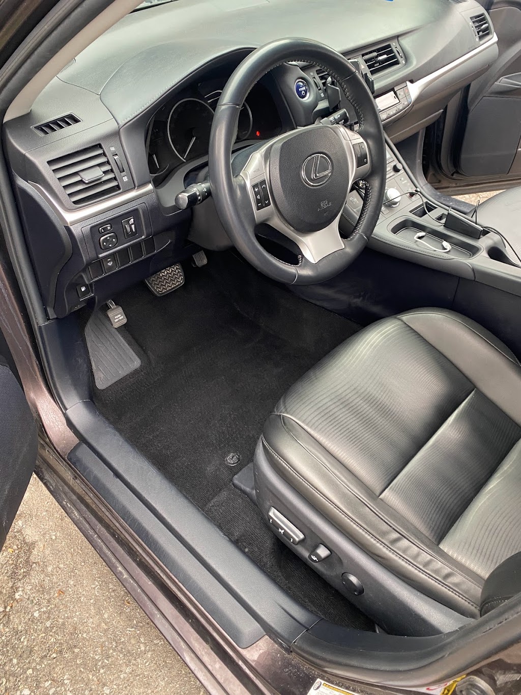 Frontline Auto Detailing | 4902 Southampton Dr, Mississauga, ON L5M 7R1, Canada | Phone: (647) 261-2950