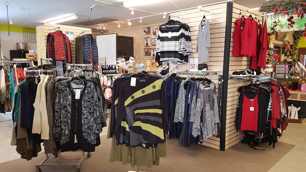 Lakeside Garden Gallery | 10753 Heart Lake Rd, Brampton, ON L6Z 0B7, Canada | Phone: (905) 846-3773