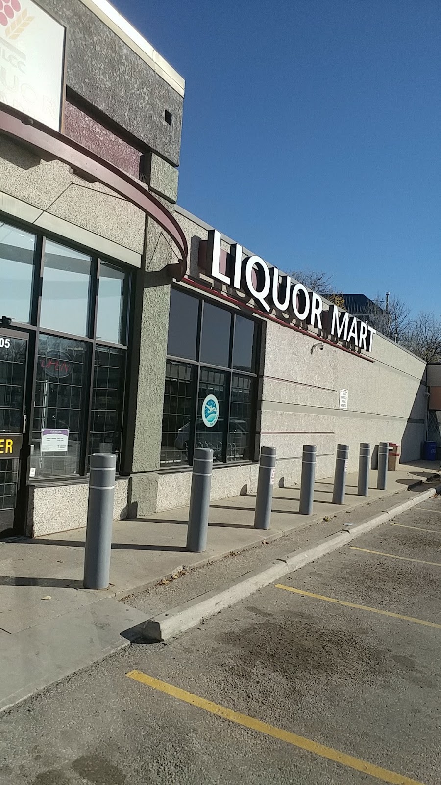 Main & Pritchard Liquor Mart | 1005 Main St, Winnipeg, MB R2W 3P8, Canada | Phone: (204) 987-4014