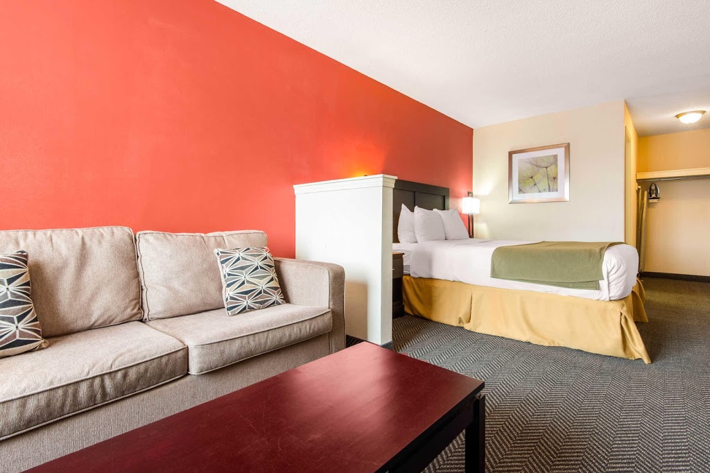Quality Inn & Suites | 5585 Ambler Dr, Mississauga, ON L4W 3Z1, Canada | Phone: (905) 238-3500
