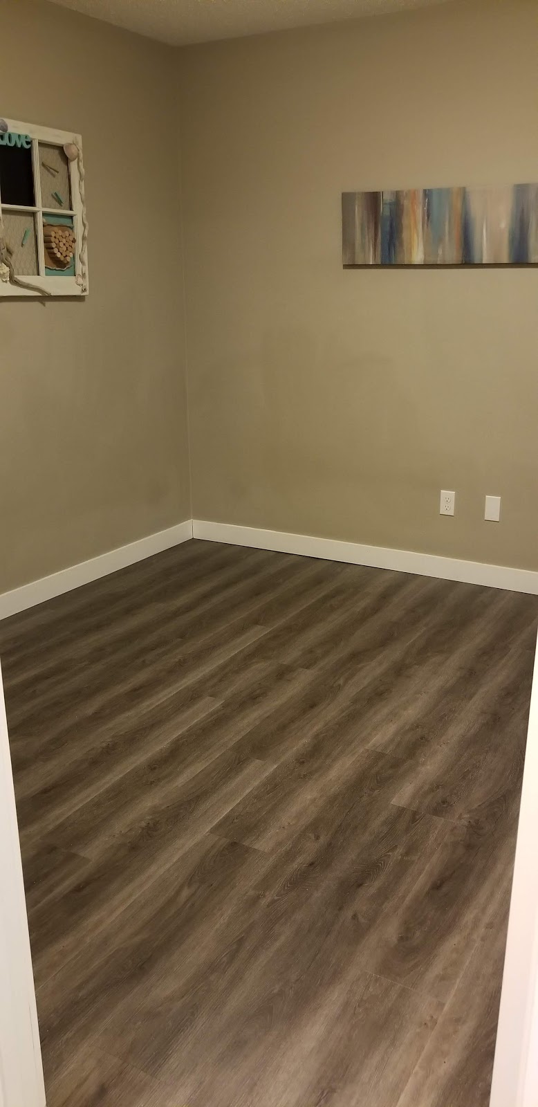Maple Leaf Flooring & Kitchen Cabinets | 4605 12 St NE, Calgary, AB T2E 4R3, Canada | Phone: (403) 230-2293