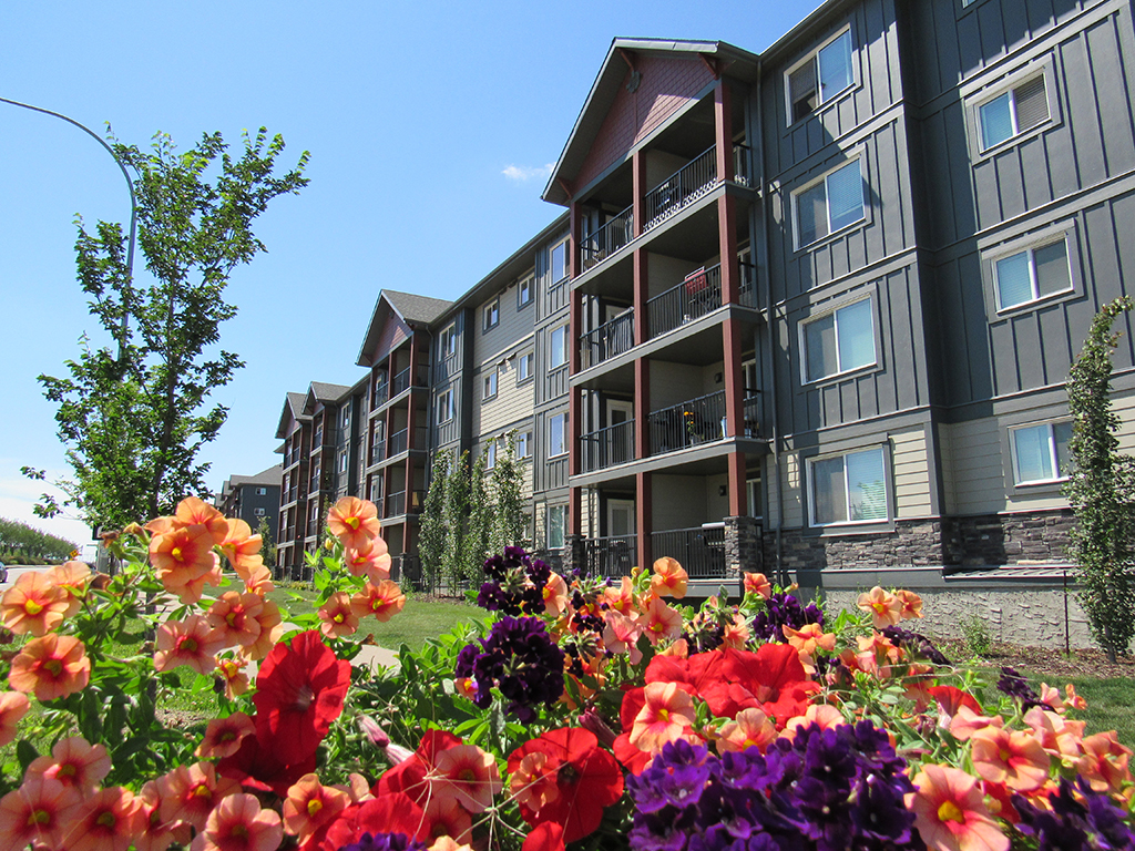 Vanier Woods Apartments - Skyline Living | 39 Van Slyke Way, Red Deer, AB T4R 0S3, Canada | Phone: (587) 797-7887