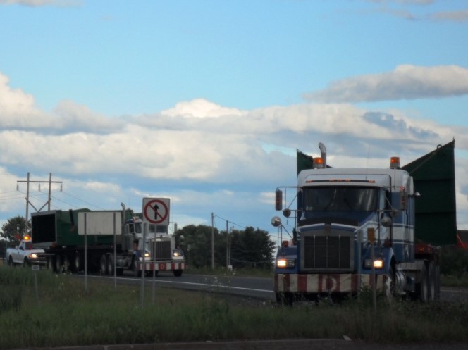 H.P Rhéaume Transport | 250 Rue du Parc, Laurier-Station, QC G0S 1N0, Canada | Phone: (418) 831-0069
