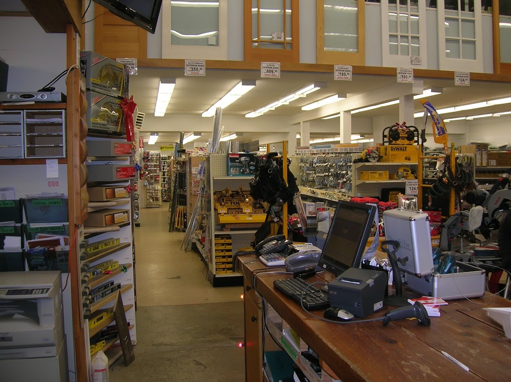 Windsor Plywood Salt Spring | 166 Rainbow Rd, Salt Spring Island, BC V8K 2M3, Canada | Phone: (250) 537-5564
