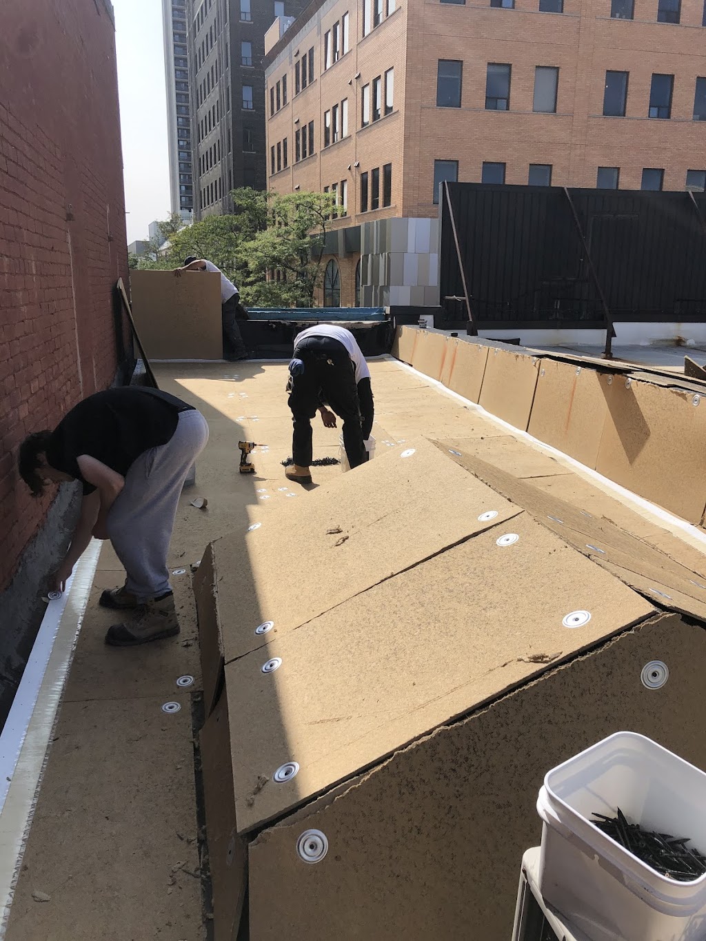 AJ Roofing and Construction | Geneva Crescent, Brampton, ON L6S 1K7, Canada | Phone: (647) 999-2322