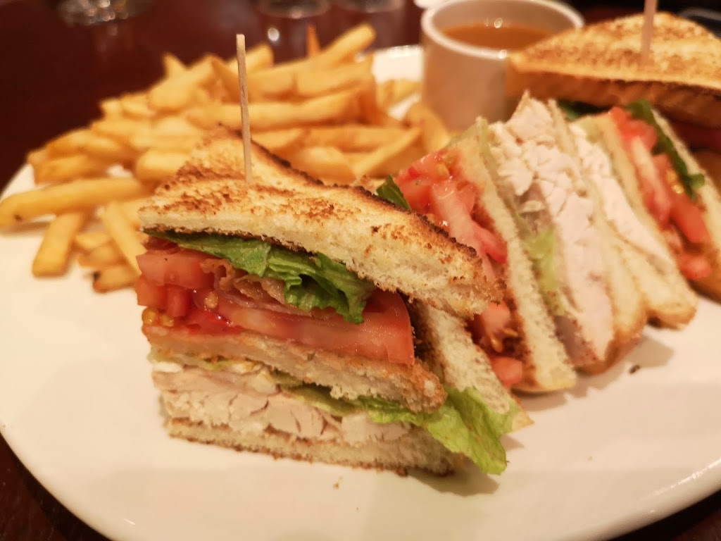 Rôtisserie St-Hubert | 270 Rue de Martigny O, Saint-Jérôme, QC J7Y 2G5, Canada | Phone: (450) 432-5311