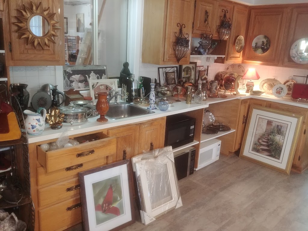 LOuvroir Saint-Sauveur | 382 Rue Principale, Saint-Sauveur, QC J0R 1R0, Canada | Phone: (450) 227-1445